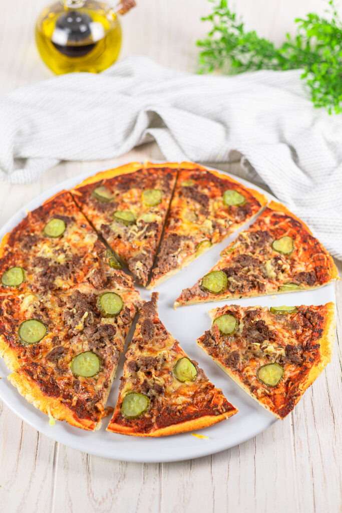 Low Carb & Keto Cheeseburger-Pizza