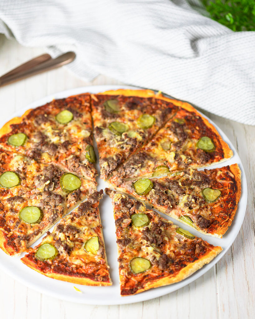 Low Carb & Keto Cheeseburger-Pizza