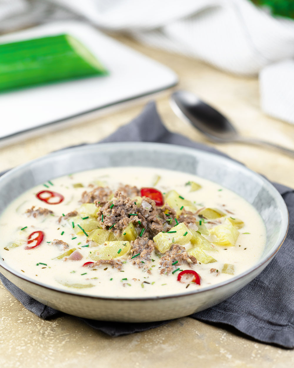 Nachgekocht: Einfache Hackfleisch-Gurken-Suppe von Aldi Süd