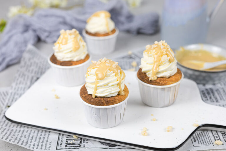 Low Carb Sahne-Karamell-Cupcakes