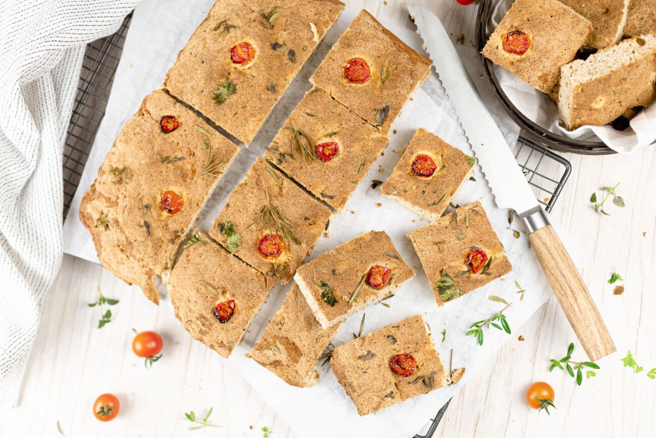 Low Carb Focaccia mit Hefe und ohne Quark