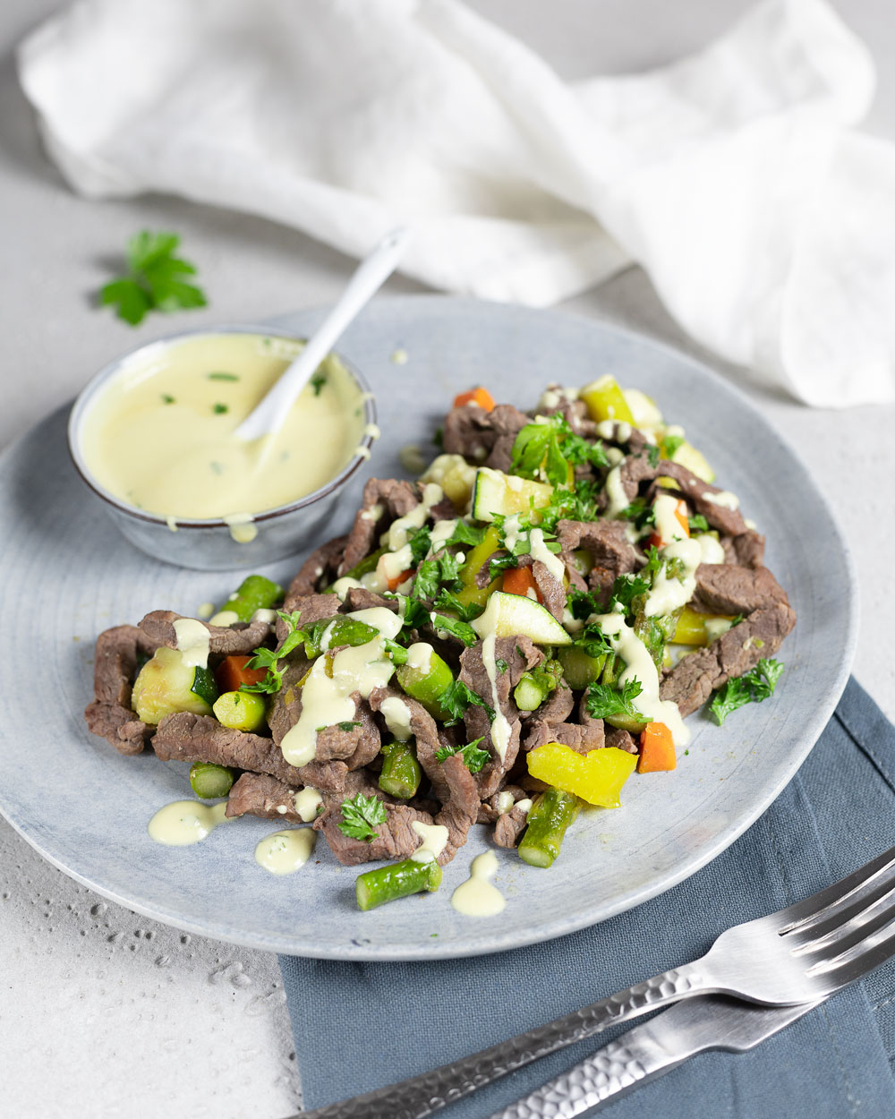 Rindergeschnetzeltes mit Low Carb Honig-Senf-Sauce