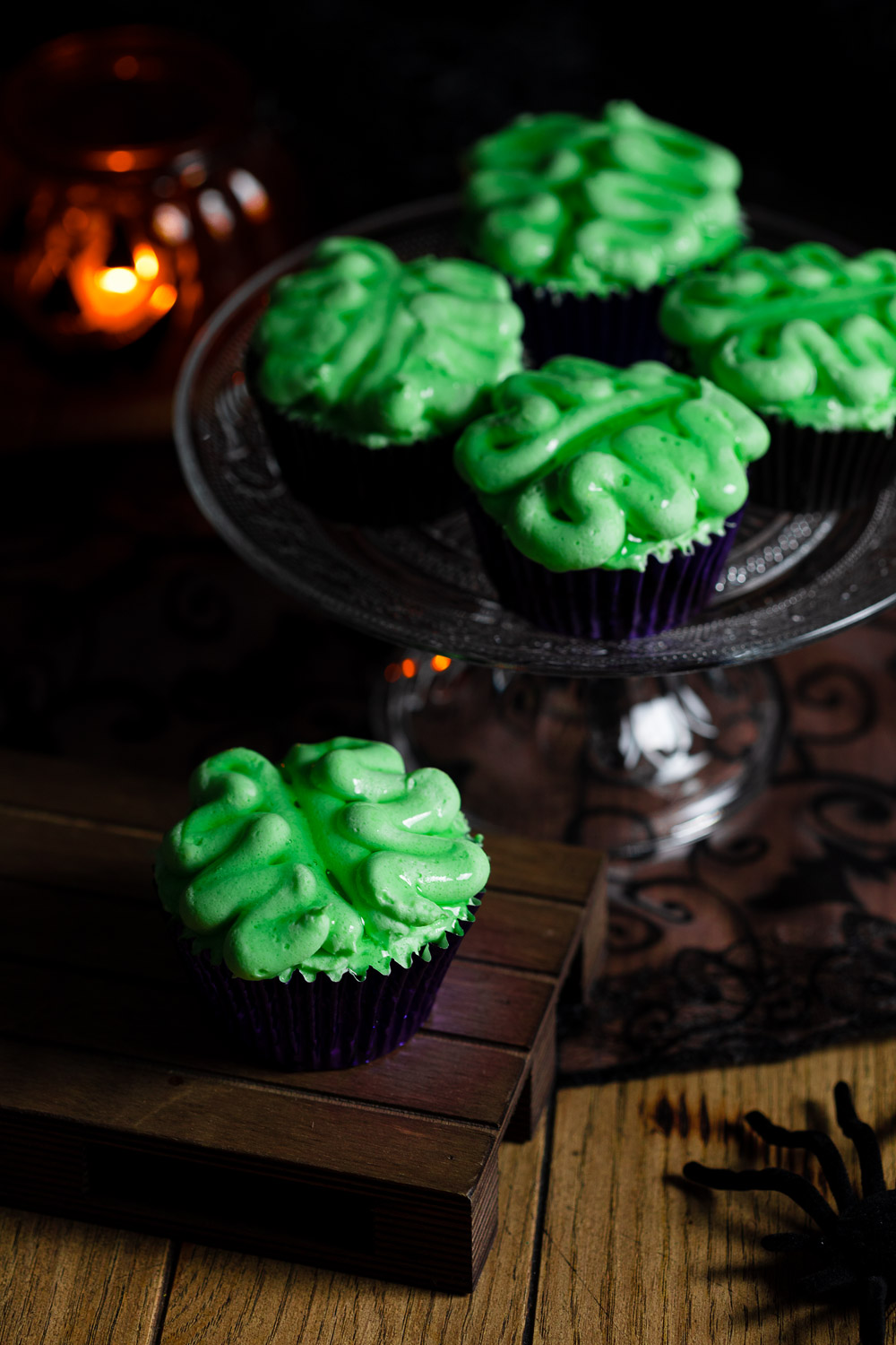 Grüne Gehirn-Muffins zu Halloween