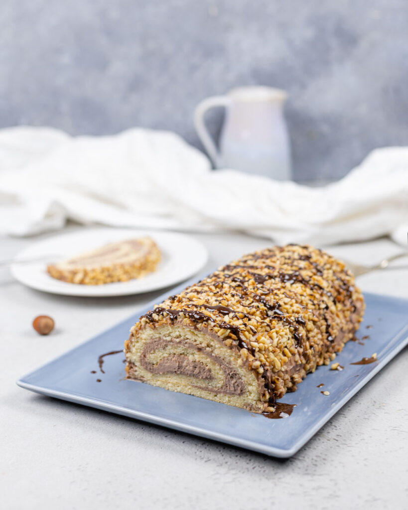 Low Carb Giotto-Rolle - auch Haselnuss-Biskuitrolle genannt!