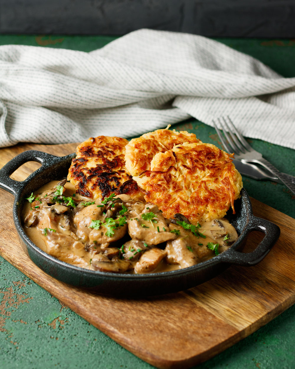 Low Carb Rösti auf Geschnetzeltes Zürcher Art