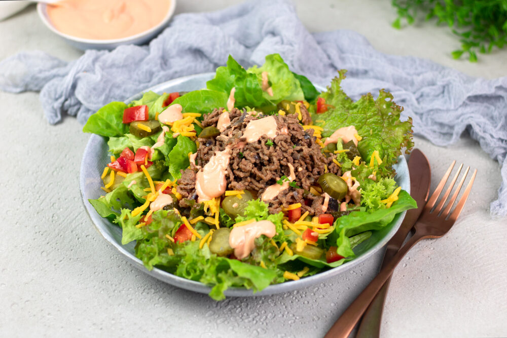 Low Carb Rezepte für mittags im Büro (Kalt) Big Mag Salat