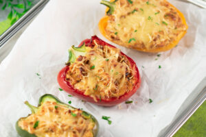 Gefüllte Paprika mit Thunfisch und Tomate