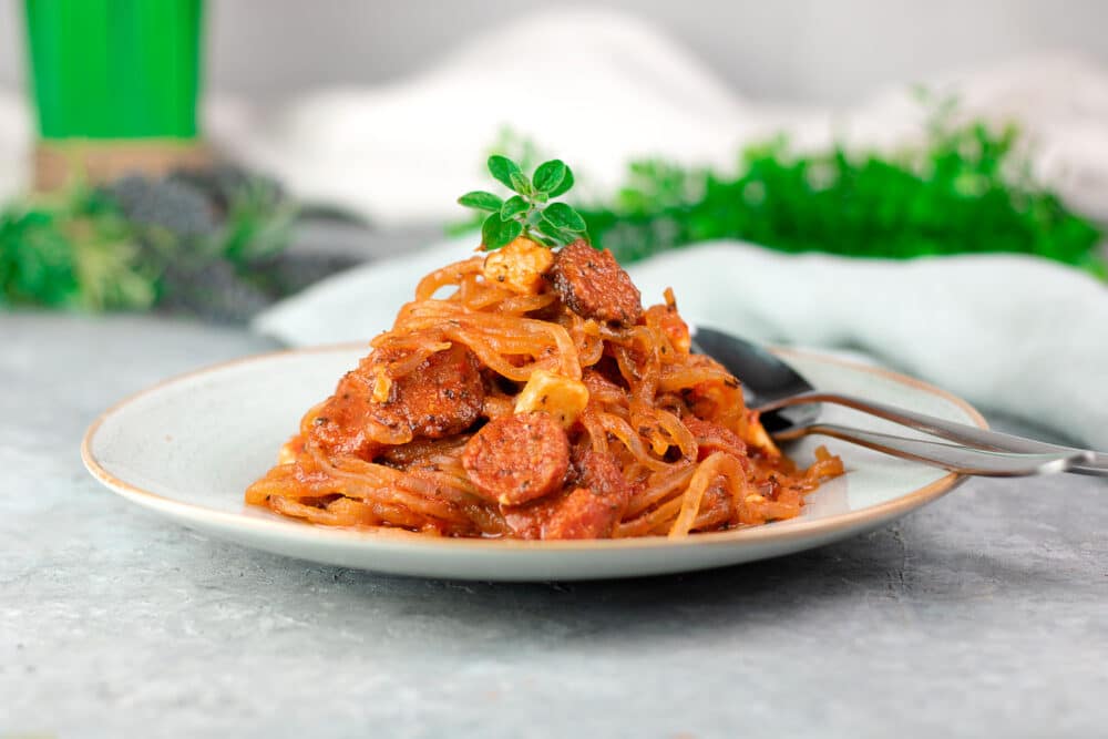 One-Pot-Nudeln als schnelles Low carb Mittagessen zum Kochen