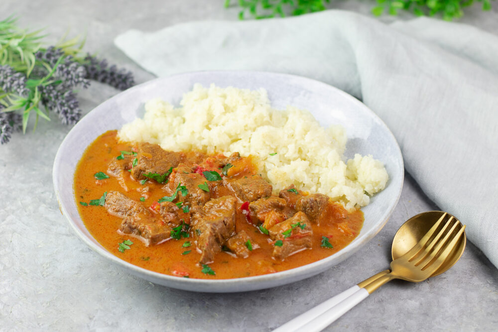 Warme Low Carb Rezepte für mittags mit Fleisch Rinder-Curry