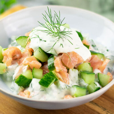 Gurkensalat mit Räucherlachs - Mittagessen ohne Kochen