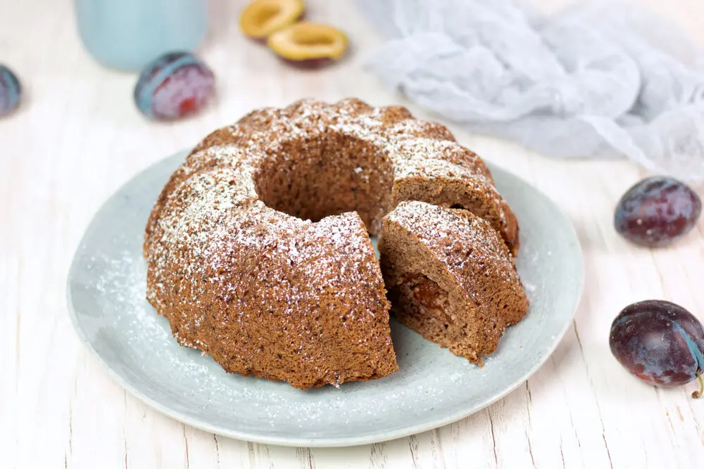Oktober Rezepte Haselnuss Zwetschgen Kuchen3.jpg