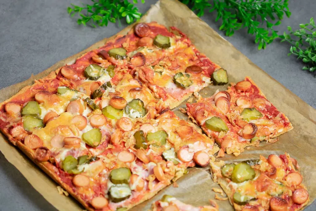 Low Carb Hot-Dog-Pizza