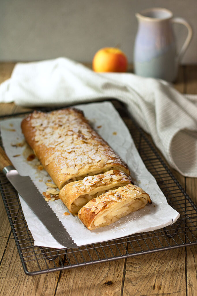 Low Carb Apfelstrudel