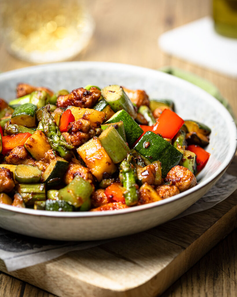 Glutenfreie Spargelpfanne mit Merguez