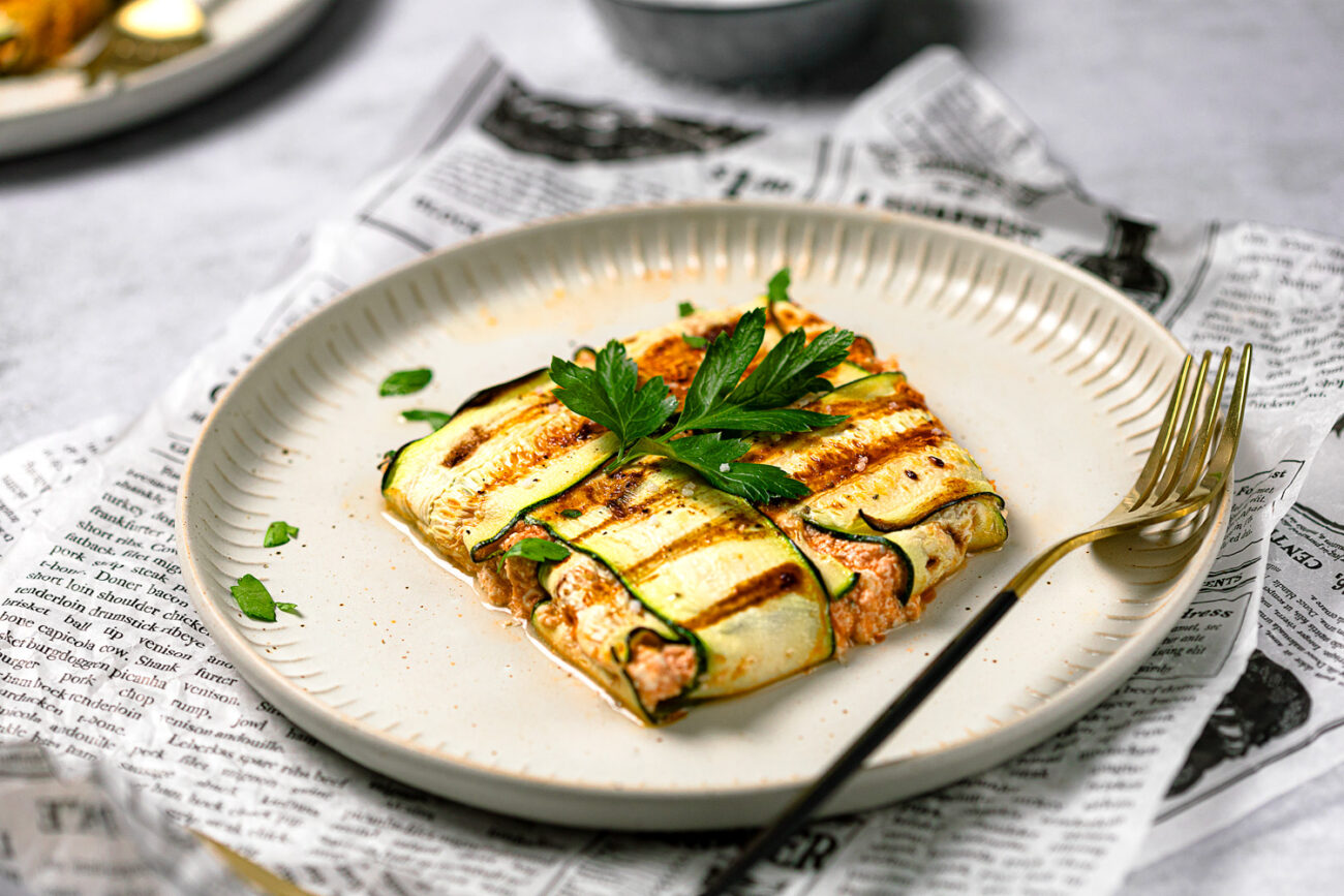 Low Carb & Keto: Vegetarische Zucchini-Taschen für den Grill!