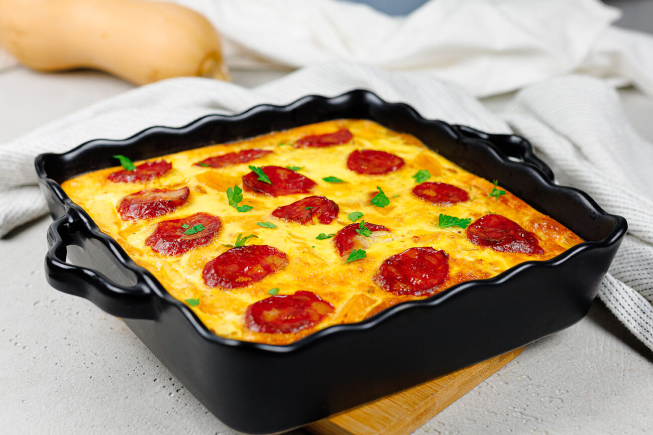 Low Carb Kürbis-Frittata mit deftiger Chorizo