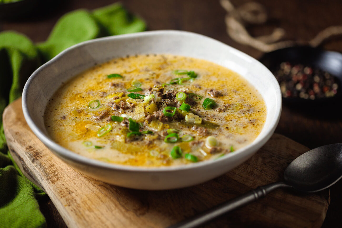 Low Carb Käse-Lauch-Suppe mit Hackfleisch aber ohne Schmelzkäse