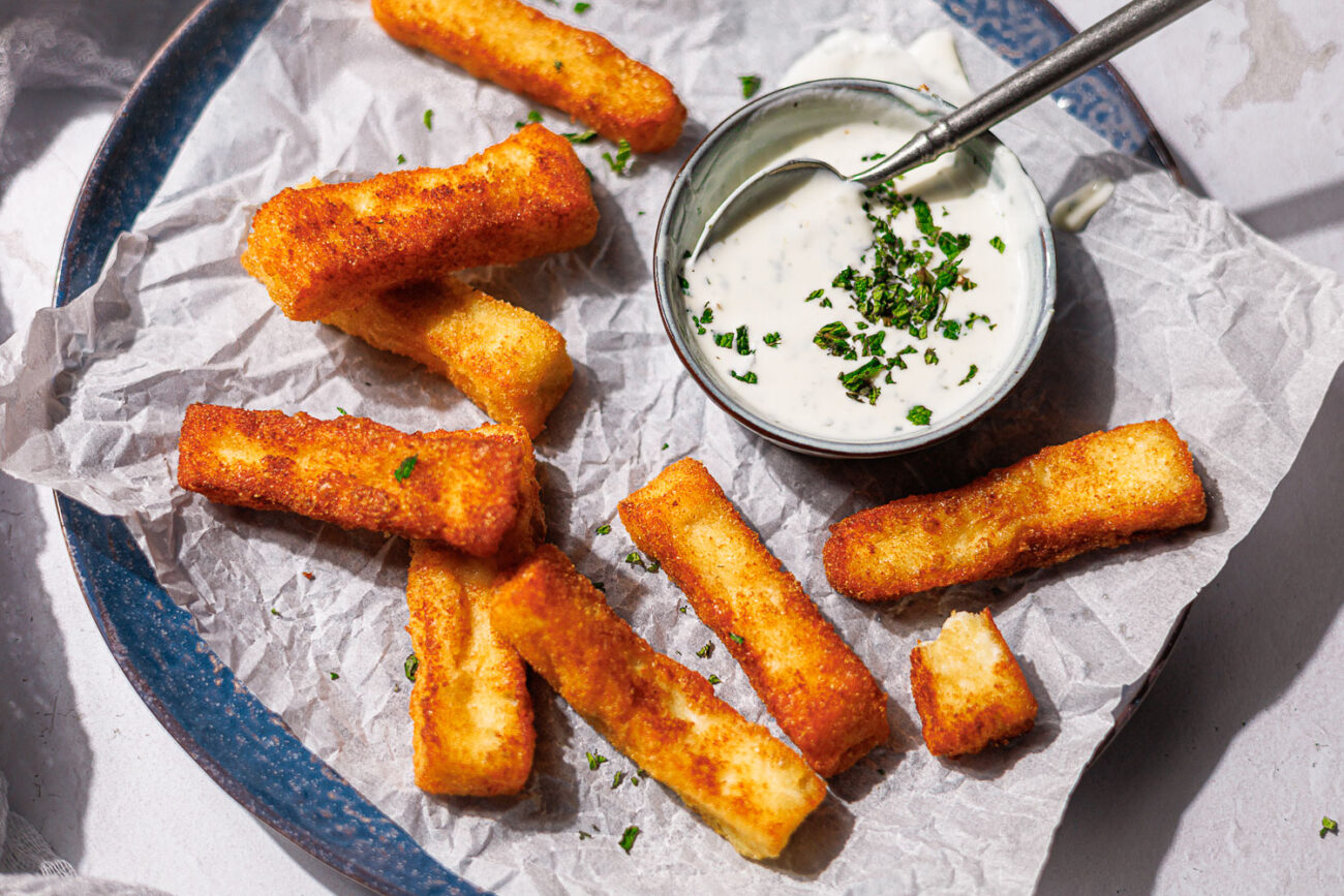 Knusprige Low Carb Halloumi Fries aus der Pfanne oder Heißluftfritteuse