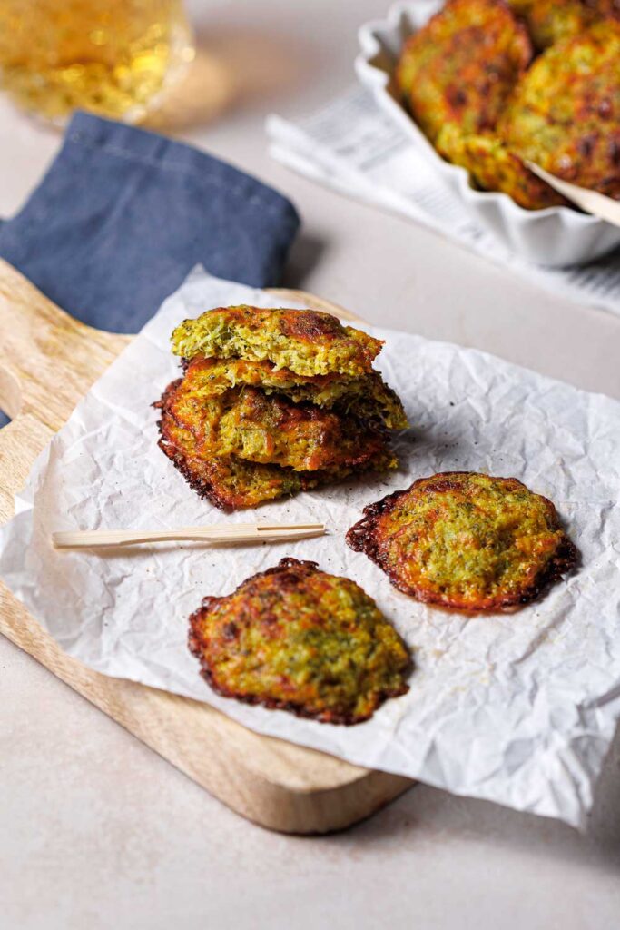 Low Carb Brokkoli-Cheddar-Fritters
