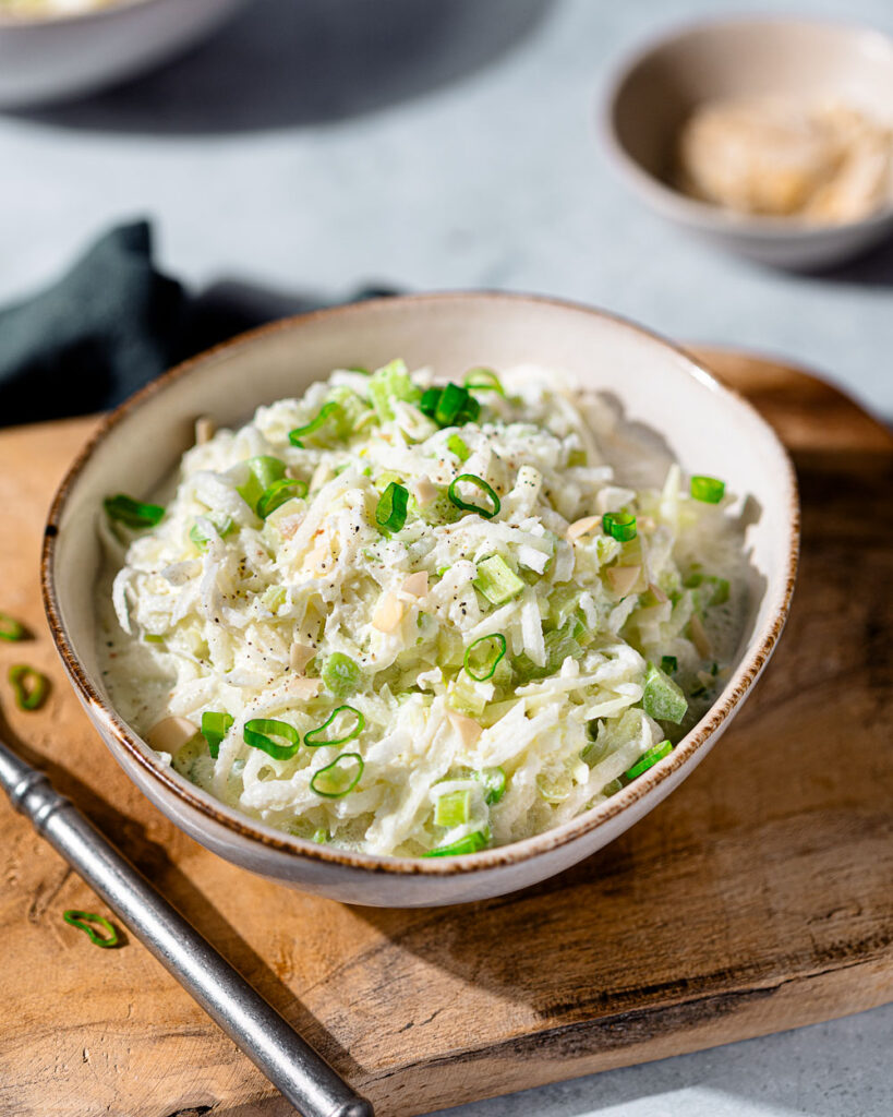 Zuckerfreier Kohlrabi-Rhabarber-Salat