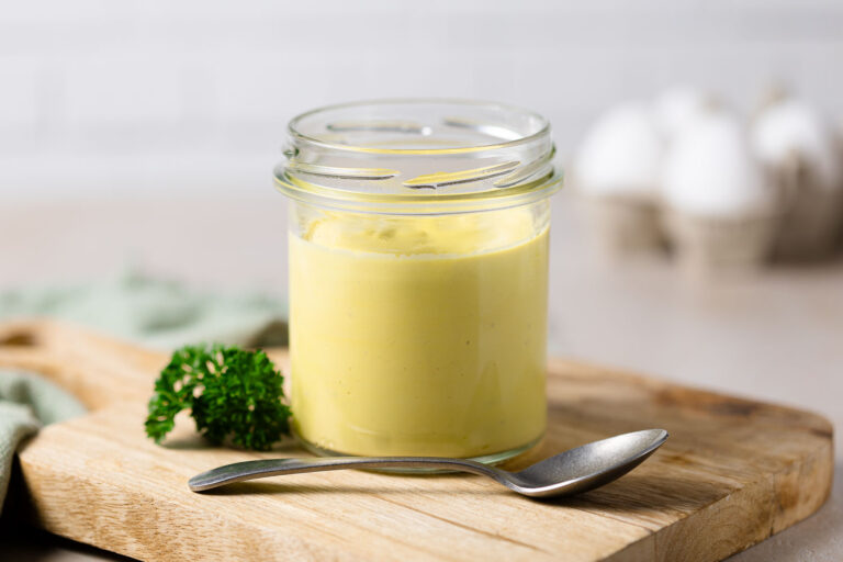 Low Carb Mayonnaise mit gekochten Eiern