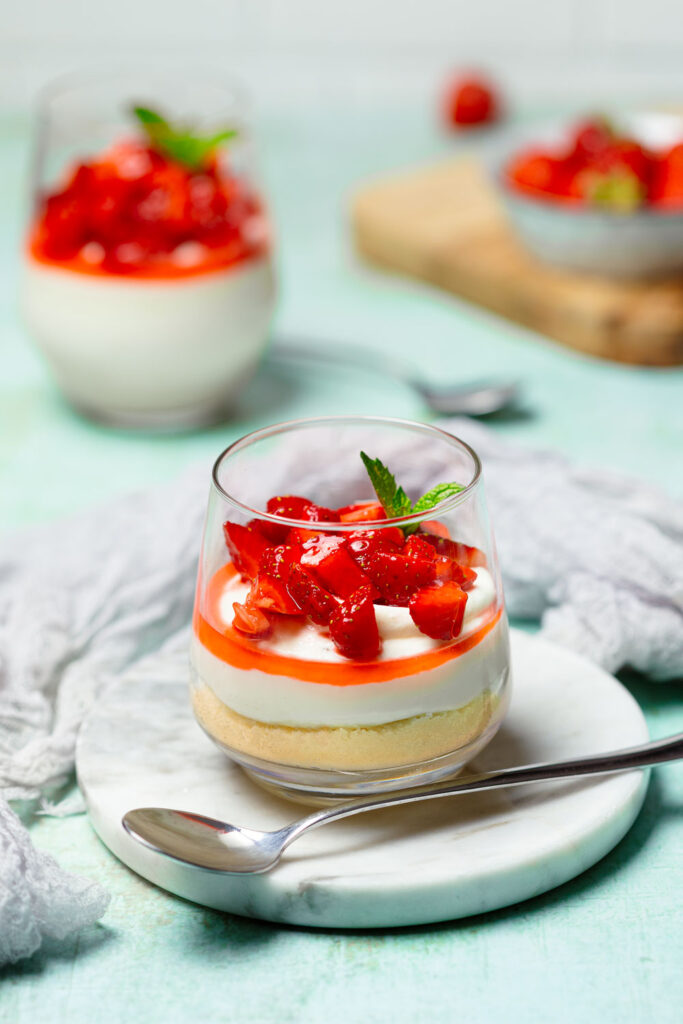 Keto Cheesecake im Glas ganz ohne Backen