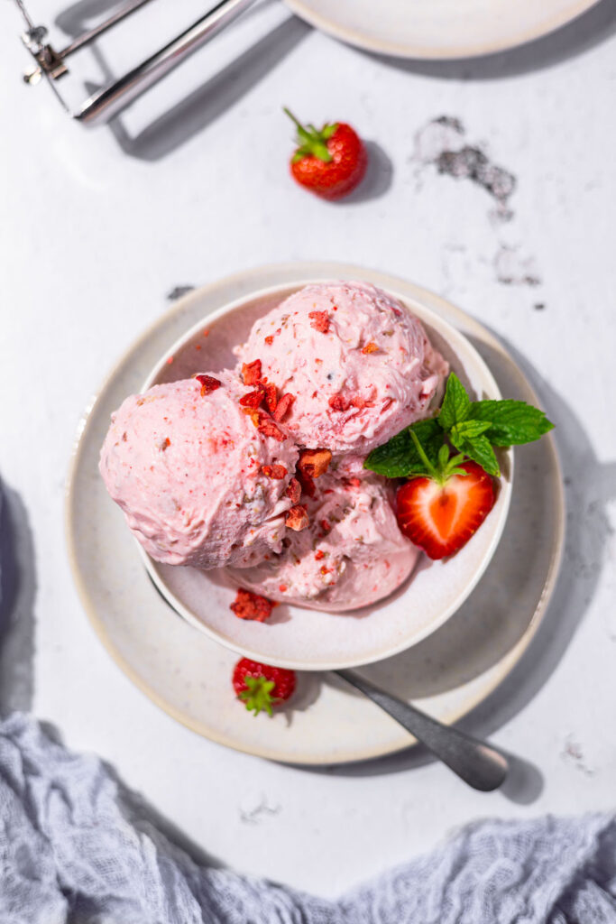 Keto Strawberry Cheesecake Eis
