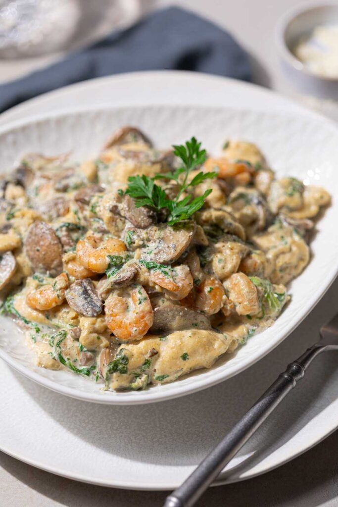 Keto Scherennudeln mit Garnelen und Pilze
