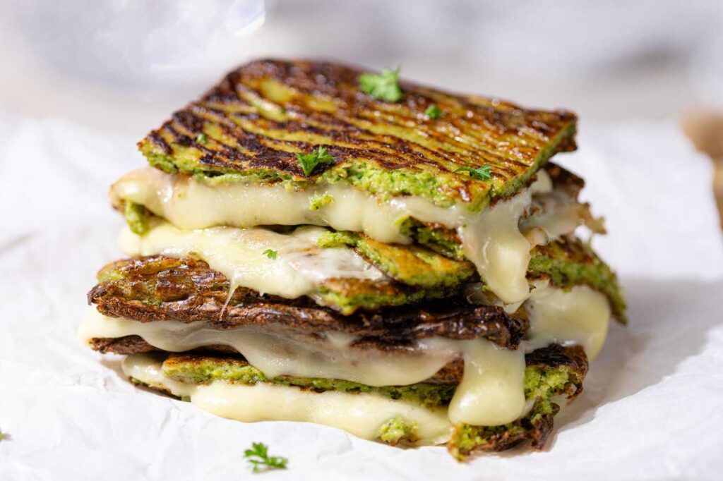 Keto Brokkoli-Käse-Sandwich