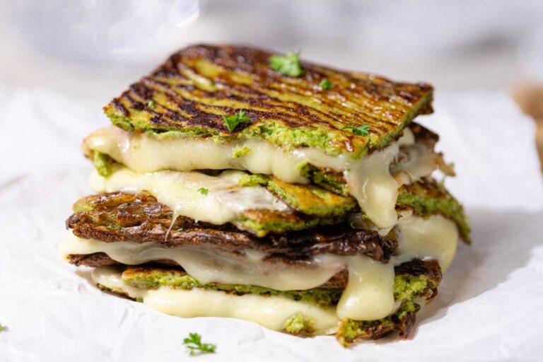 Keto Brokkoli-Käse-Sandwich