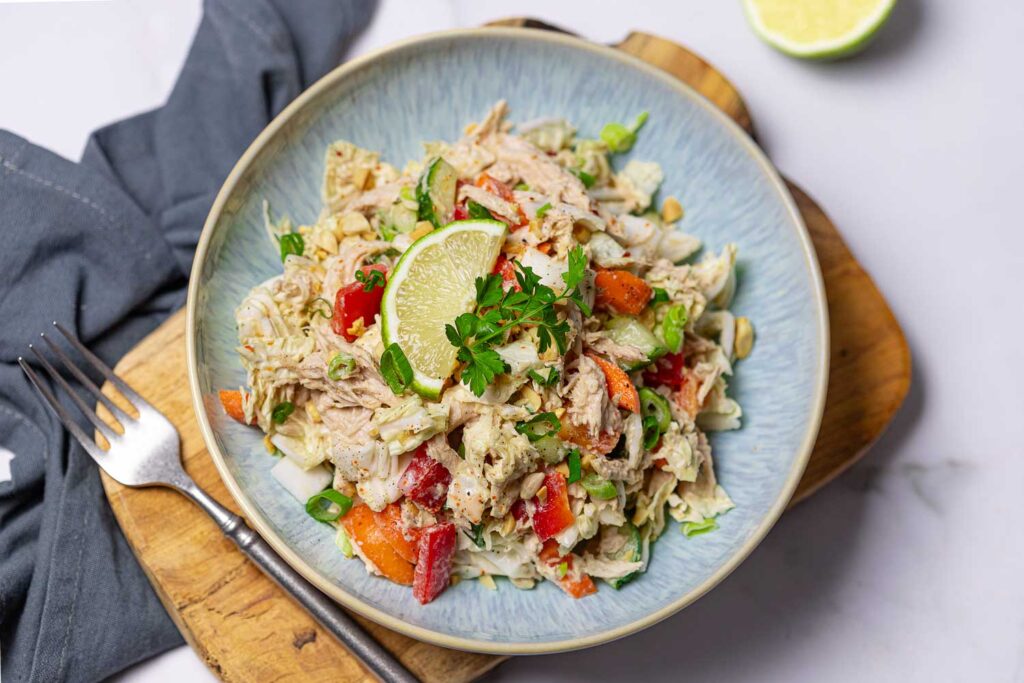 Low Carb Chinakohl-Hähnchen-Salat