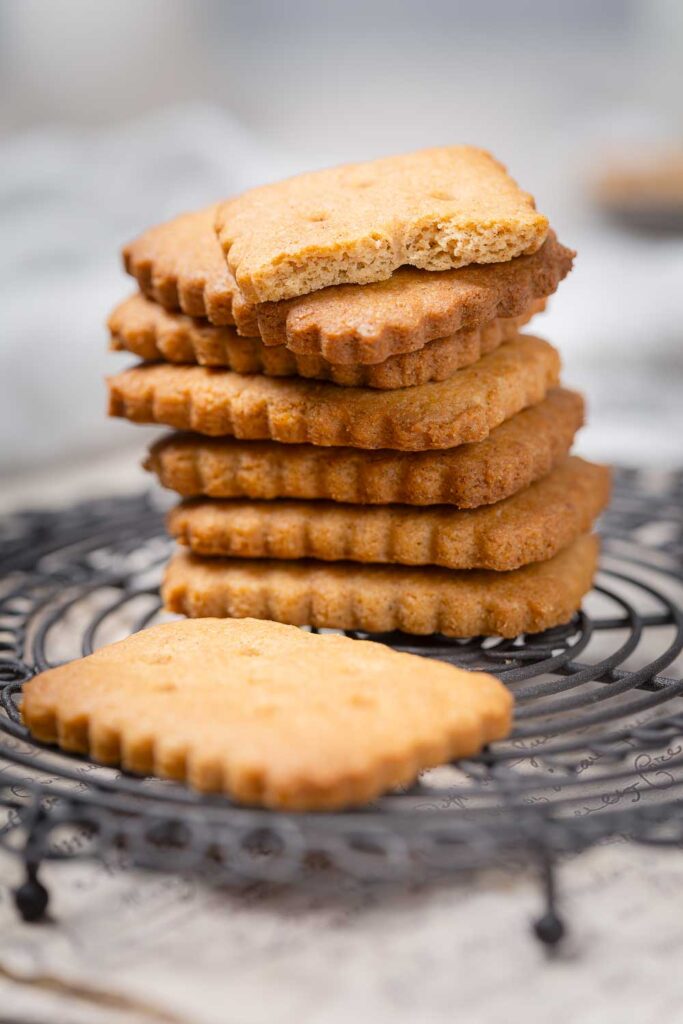 Keto Karamellkekse oder Lotuskekse