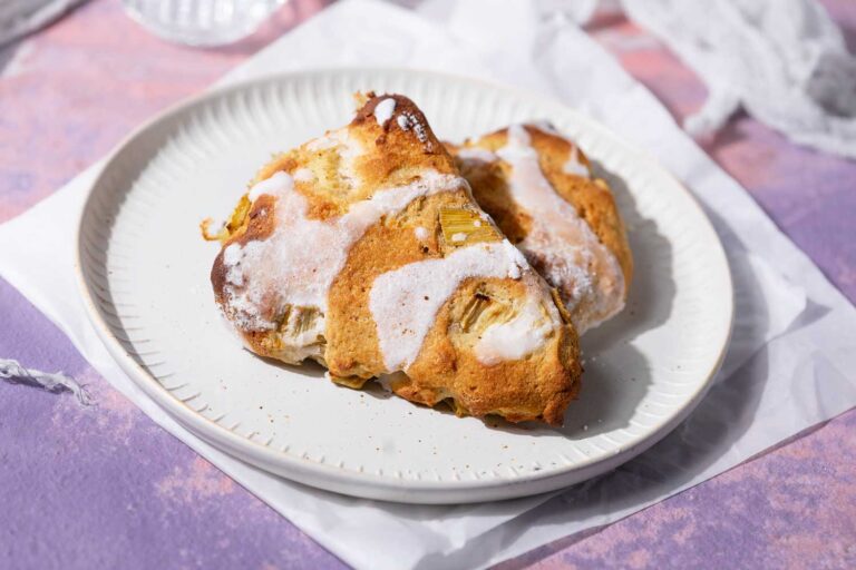 Low Carb Rhabarber-Scones