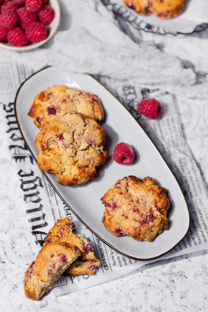 Keto Himbeer-Rhabarber-Cookies