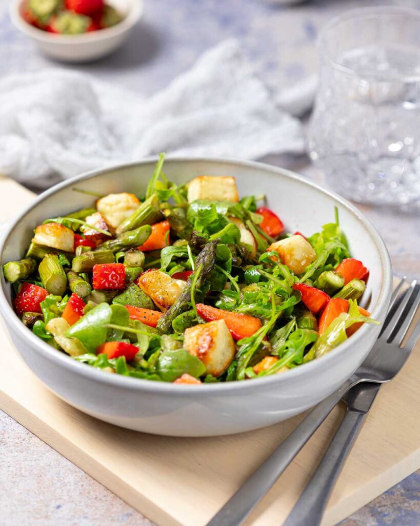 Glutenfreier Spargel-Erdbeer-Salat