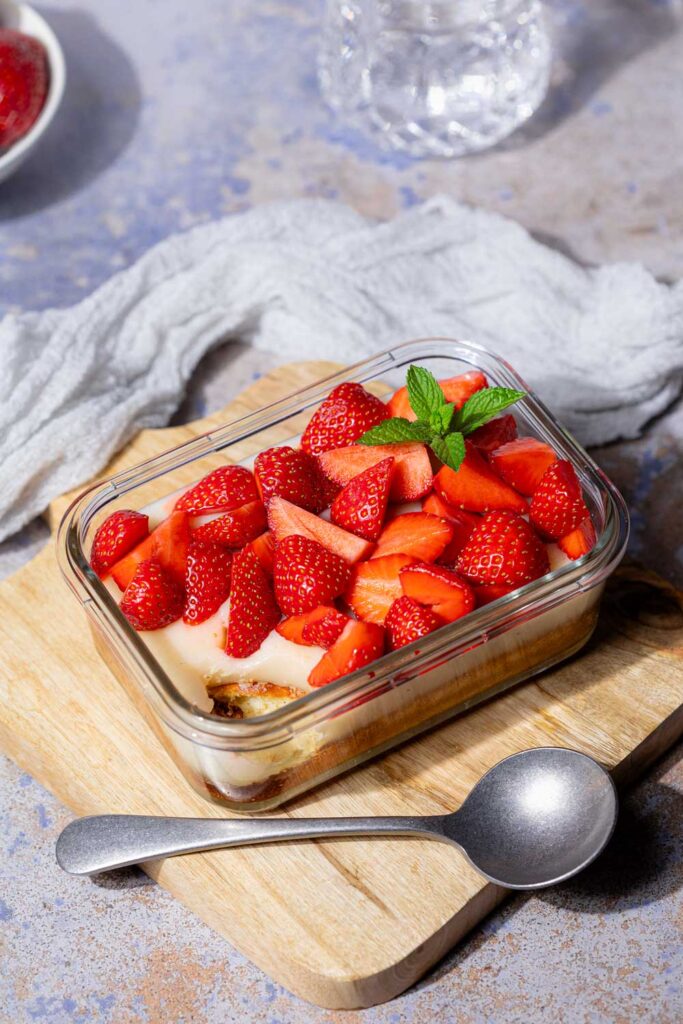 Glutenfreie Erdbeerkuchen Bowl