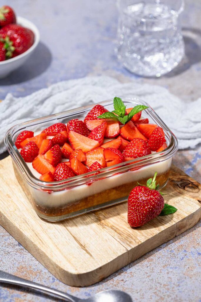 Zuckerfreie Erdbeerkuchen Bowl