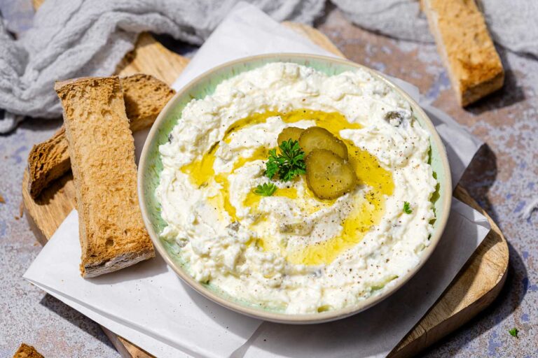 Low Carb Gewürzgurken-Dip
