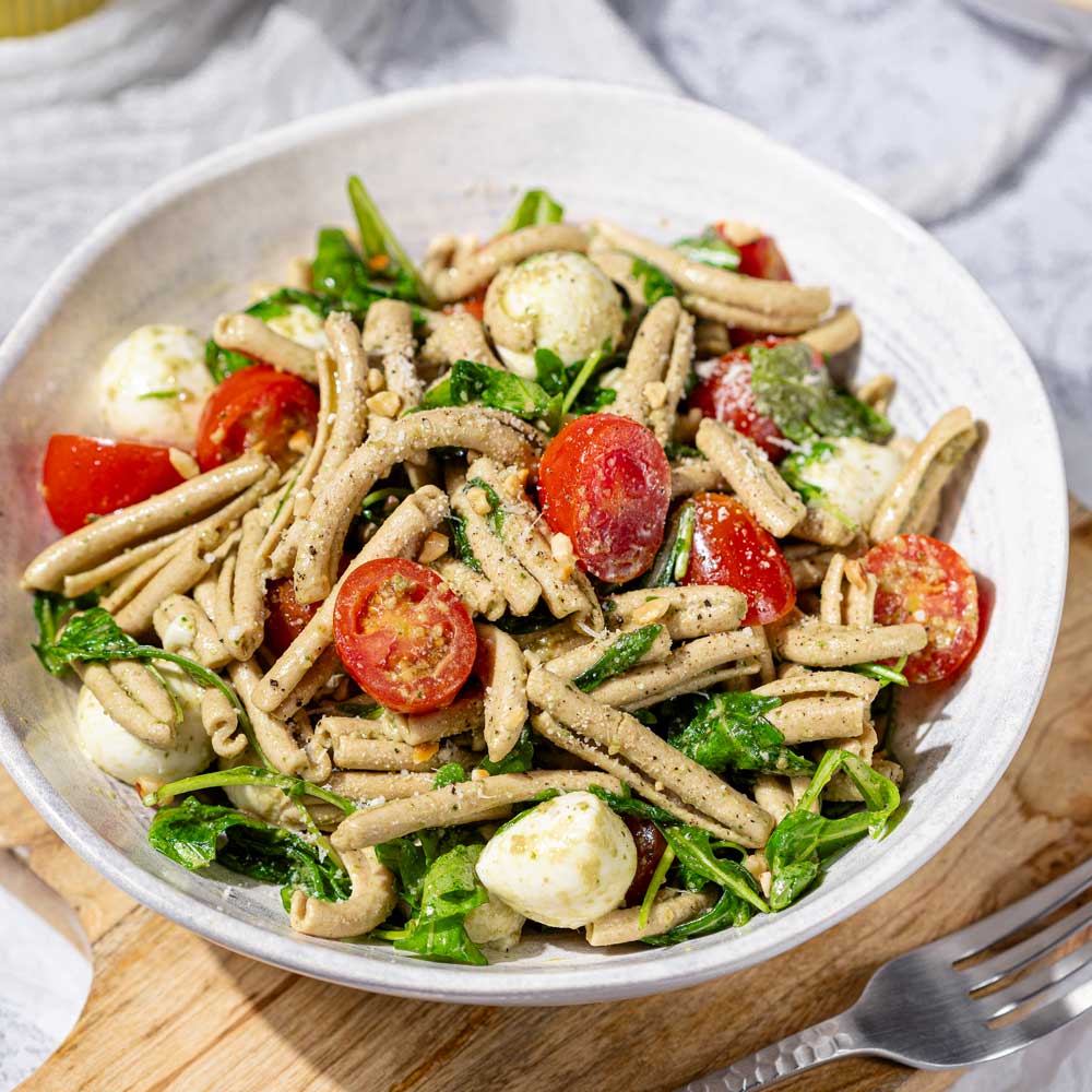 Keto mediterraner Nudelsalat