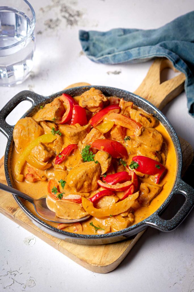 Keto Paprika-Hähnchen-Pfanne