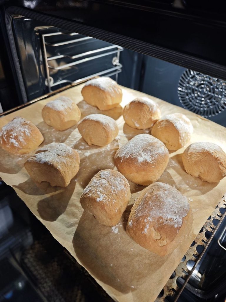 Frische Low Carb Sonntagsbrötchen aus Sauerteig